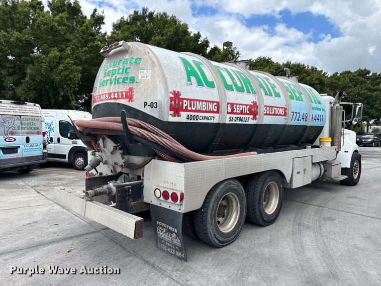 image for item DU0483 2005 Peterbilt PB335 vacuum truck