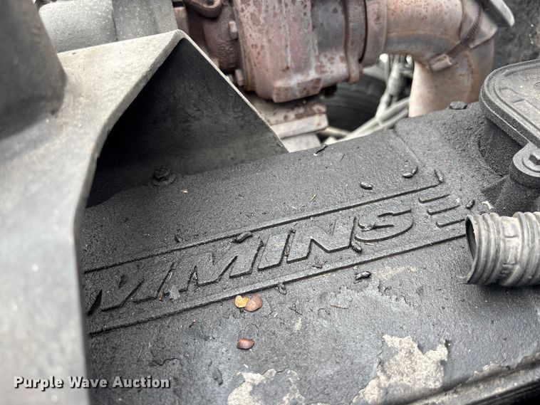 image for item DU0483 2005 Peterbilt PB335 vacuum truck