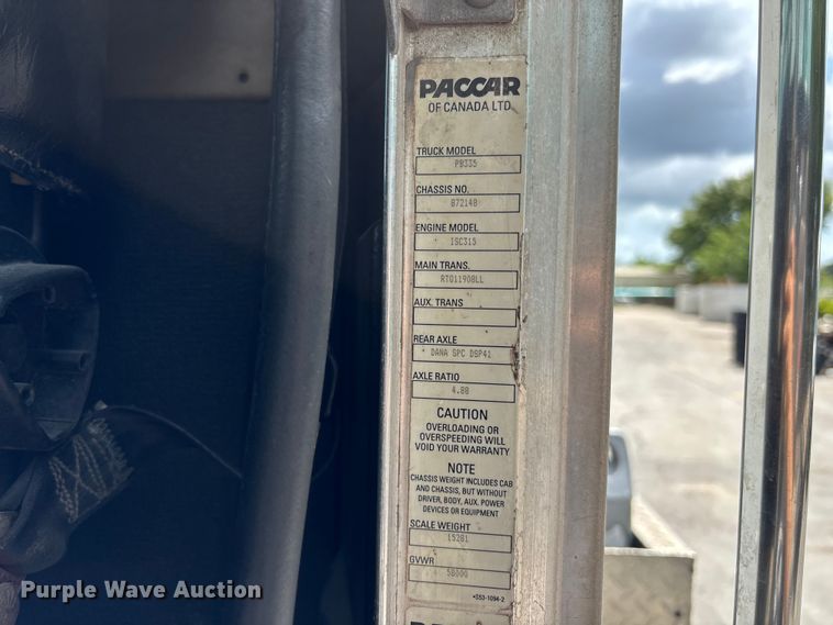 image for item DU0483 2005 Peterbilt PB335 vacuum truck