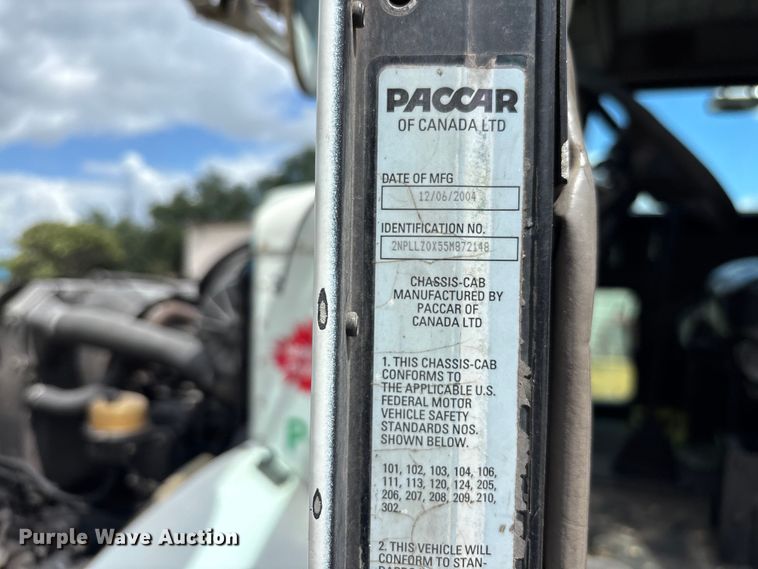 image for item DU0483 2005 Peterbilt PB335 vacuum truck