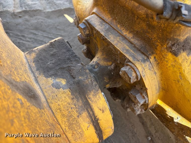 image for item DU0486 2021 Komatsu D39PX-24 dozer