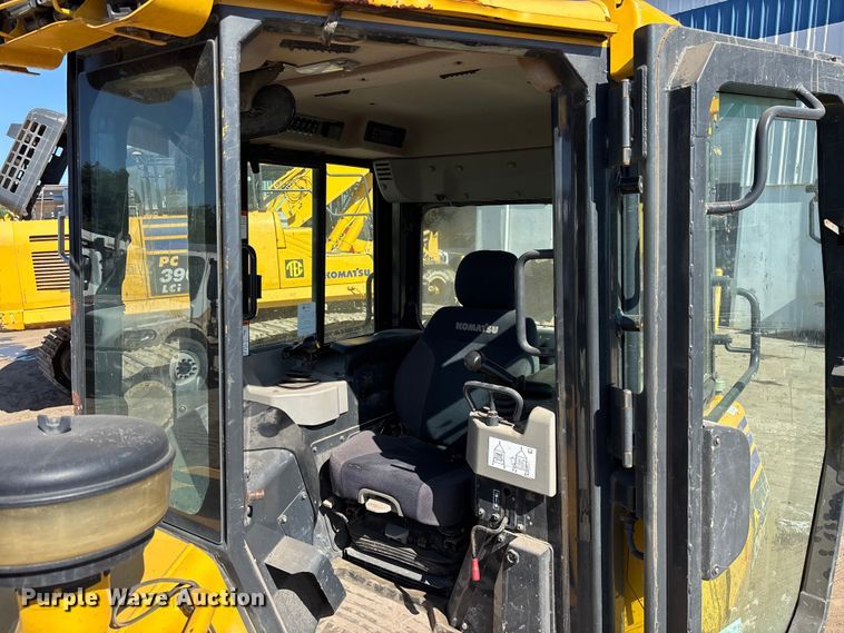 image for item DU0486 2021 Komatsu D39PX-24 dozer