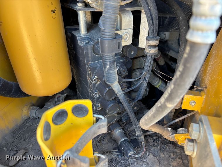 image for item DU0486 2021 Komatsu D39PX-24 dozer