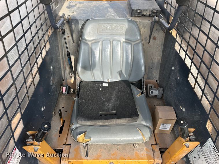 image for item DV0895 1999 Case 1845C skid steer loader