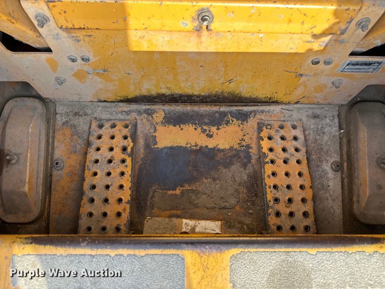 image for item DV0895 1999 Case 1845C skid steer loader