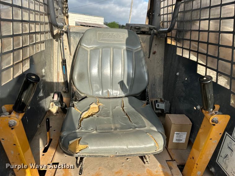 image for item DV0895 1999 Case 1845C skid steer loader