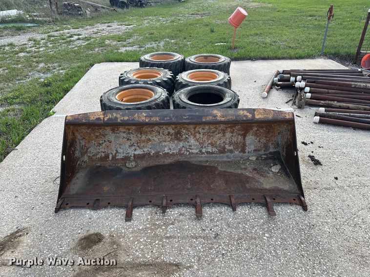 image for item DV0896 Skid steer attachments