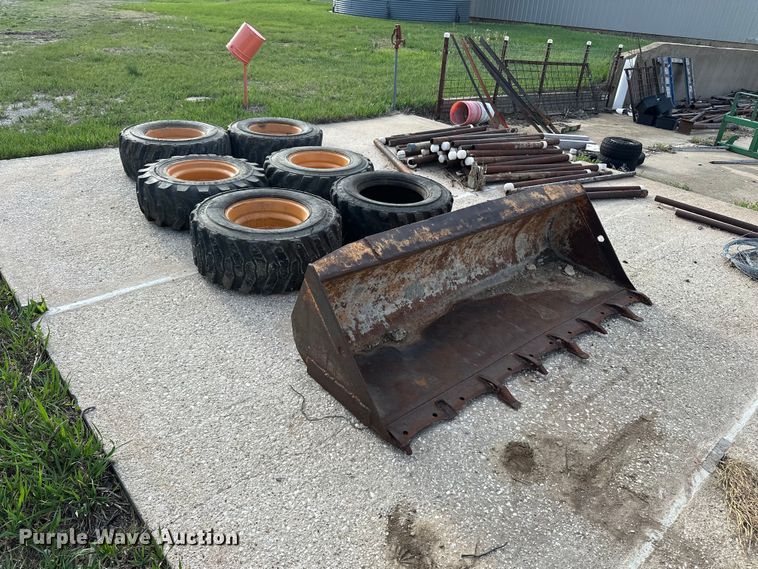 image for item DV0896 Skid steer attachments