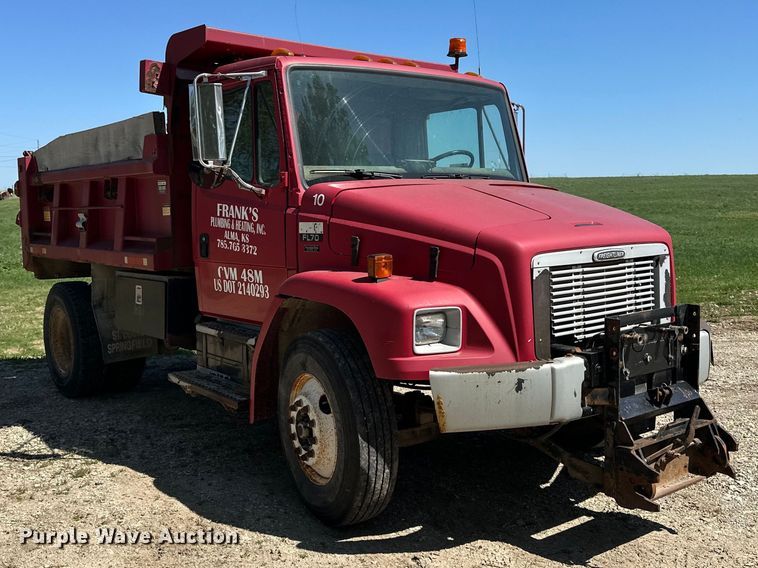 image for item DV0904 2003 International FL70 dump truck
