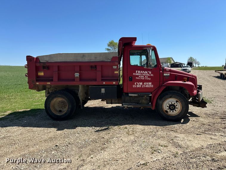 image for item DV0904 2003 International FL70 dump truck