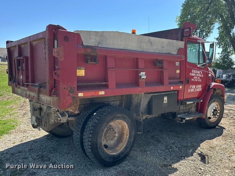 image for item DV0904 2003 International FL70 dump truck