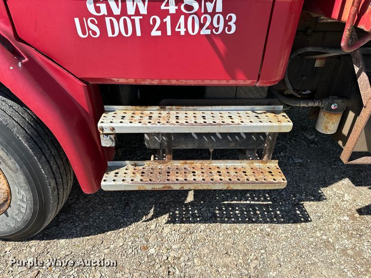 image for item DV0904 2003 International FL70 dump truck