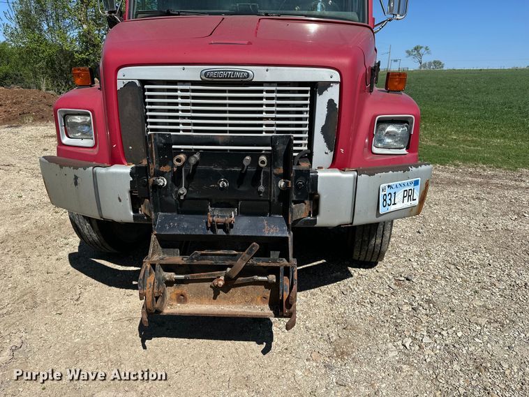 image for item DV0904 2003 International FL70 dump truck