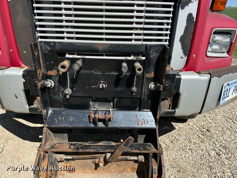 image for item DV0904 2003 International FL70 dump truck