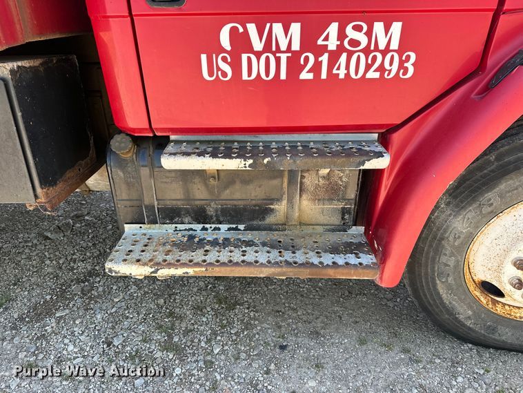 image for item DV0904 2003 International FL70 dump truck