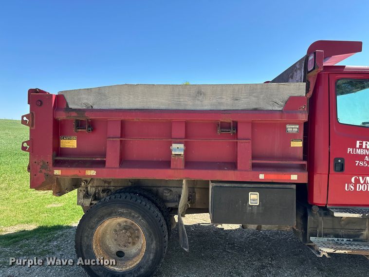 image for item DV0904 2003 International FL70 dump truck