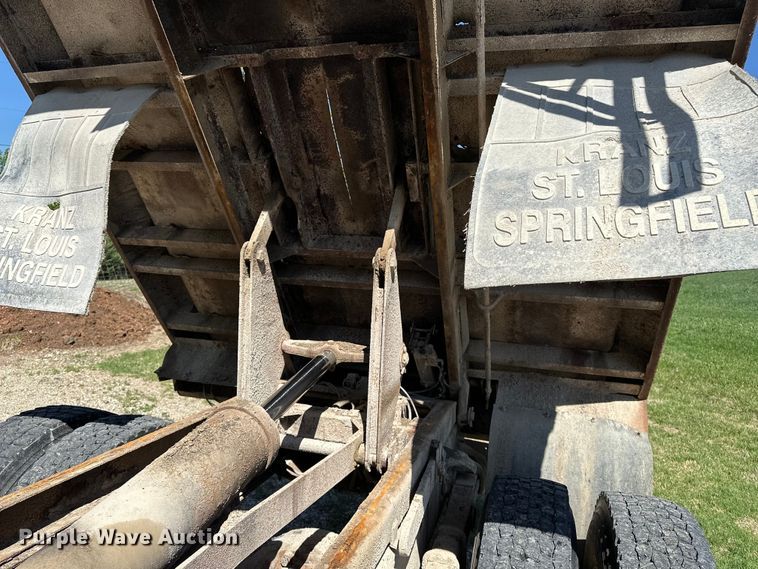 image for item DV0904 2003 International FL70 dump truck