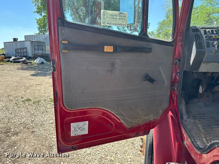 image for item DV0904 2003 International FL70 dump truck