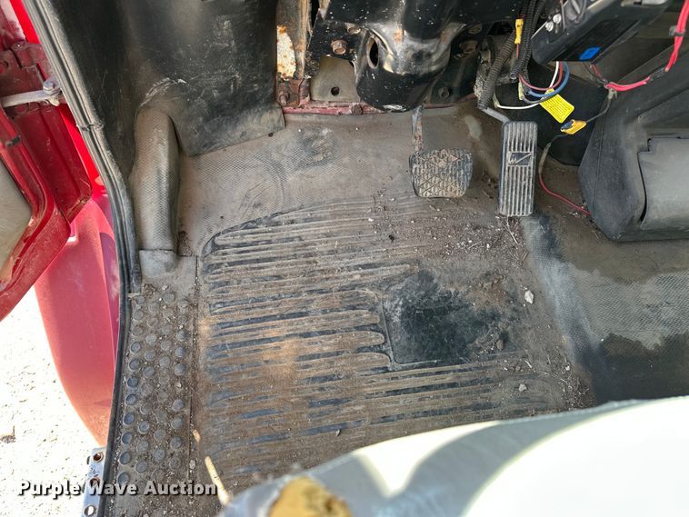 image for item DV0904 2003 International FL70 dump truck