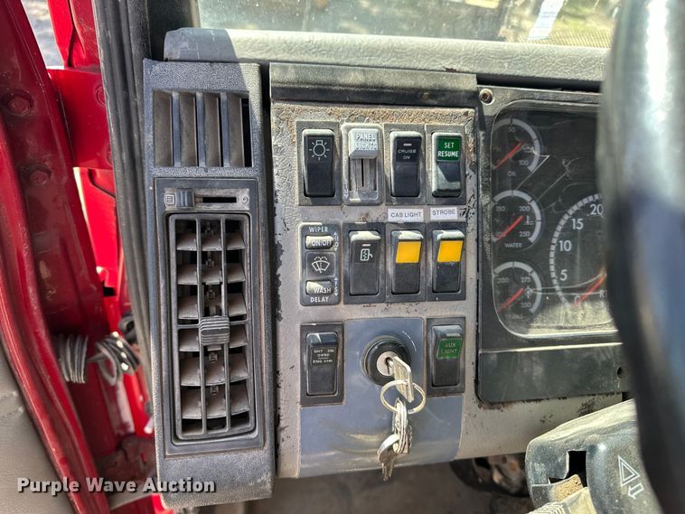 image for item DV0904 2003 International FL70 dump truck