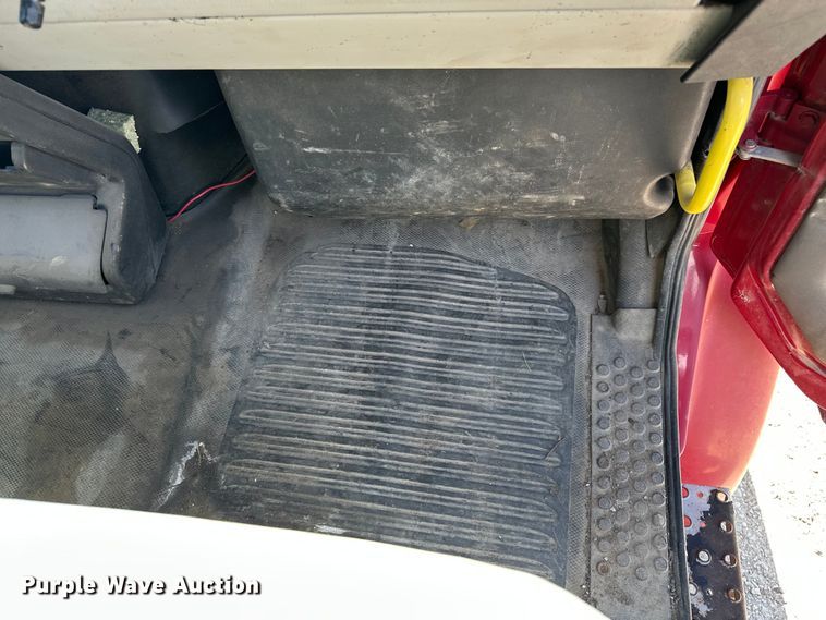 image for item DV0904 2003 International FL70 dump truck