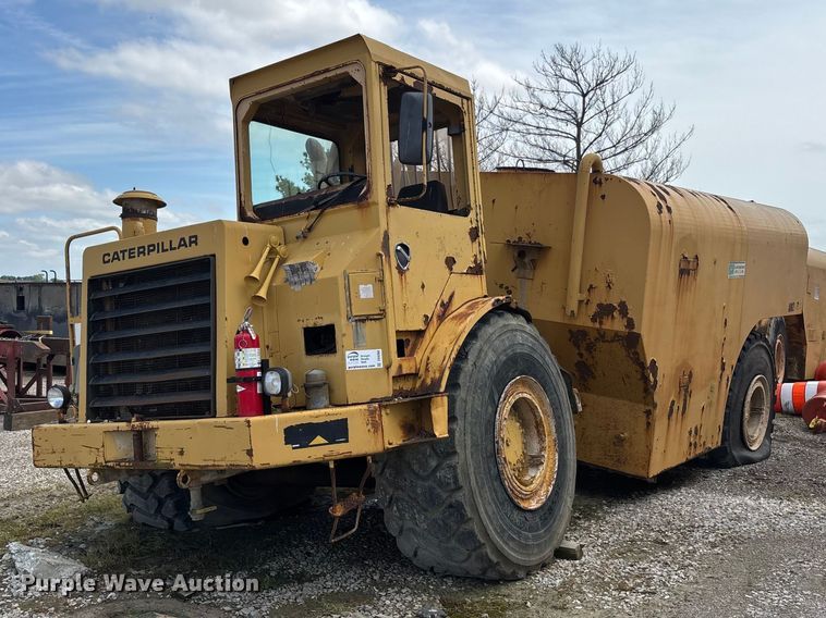 image for item DV4260 Caterpillar water wagon