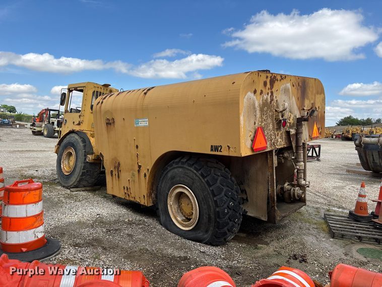 image for item DV4260 Caterpillar water wagon