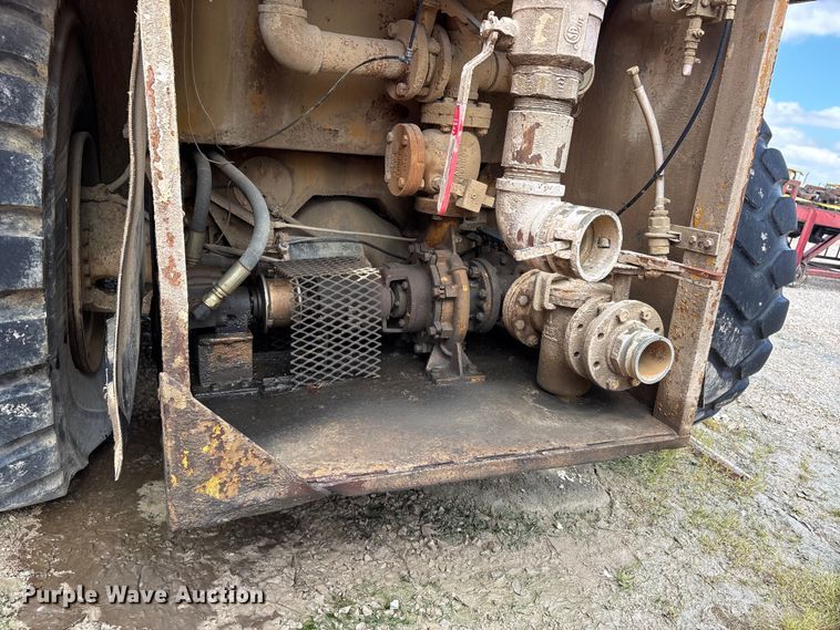 image for item DV4260 Caterpillar water wagon