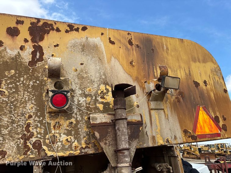 image for item DV4260 Caterpillar water wagon