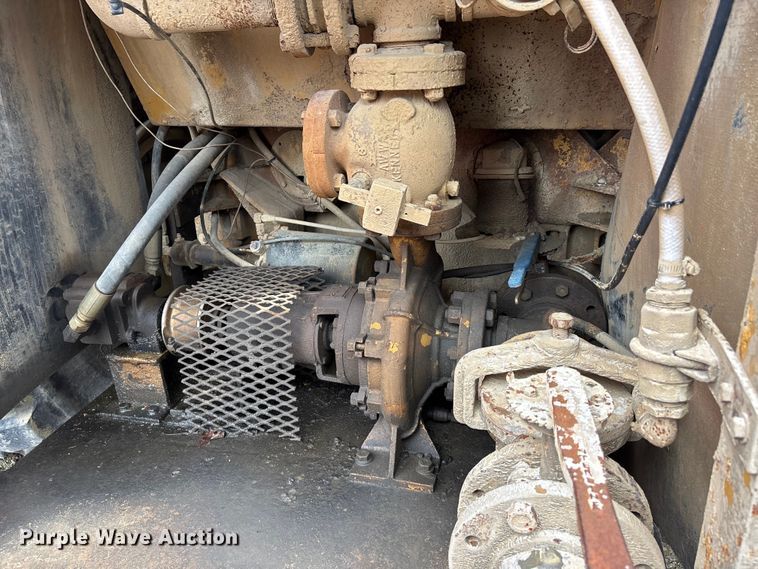 image for item DV4260 Caterpillar water wagon