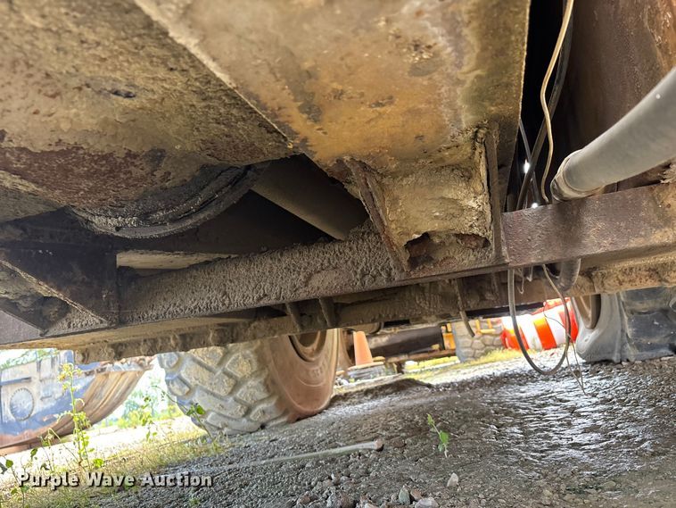 image for item DV4260 Caterpillar water wagon