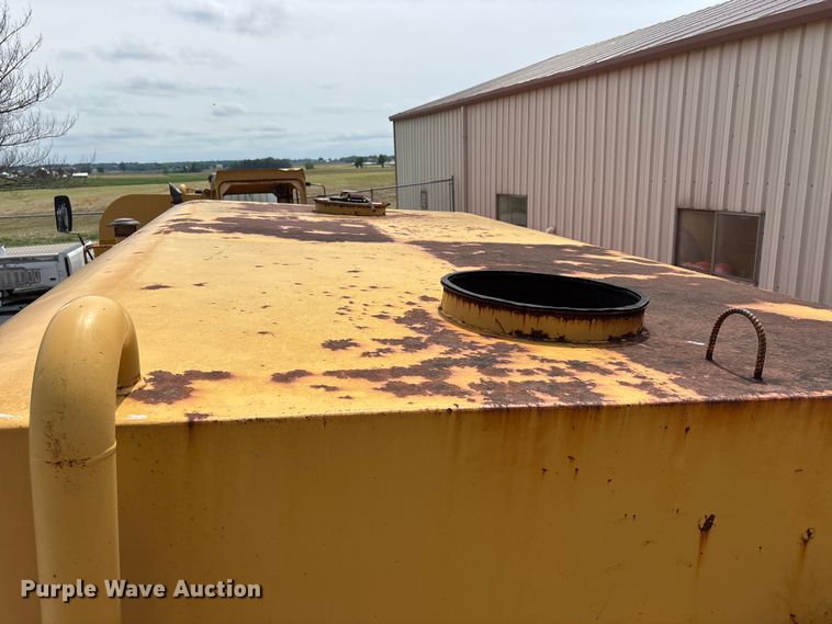 image for item DV4260 Caterpillar water wagon