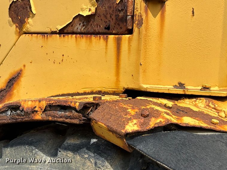 image for item DV4260 Caterpillar water wagon