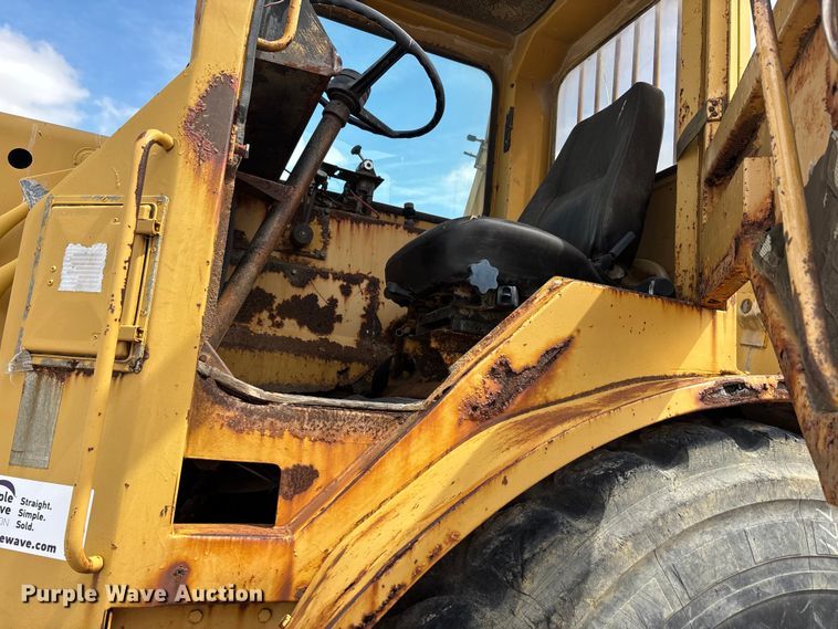 image for item DV4260 Caterpillar water wagon