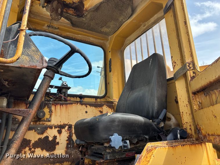 image for item DV4260 Caterpillar water wagon