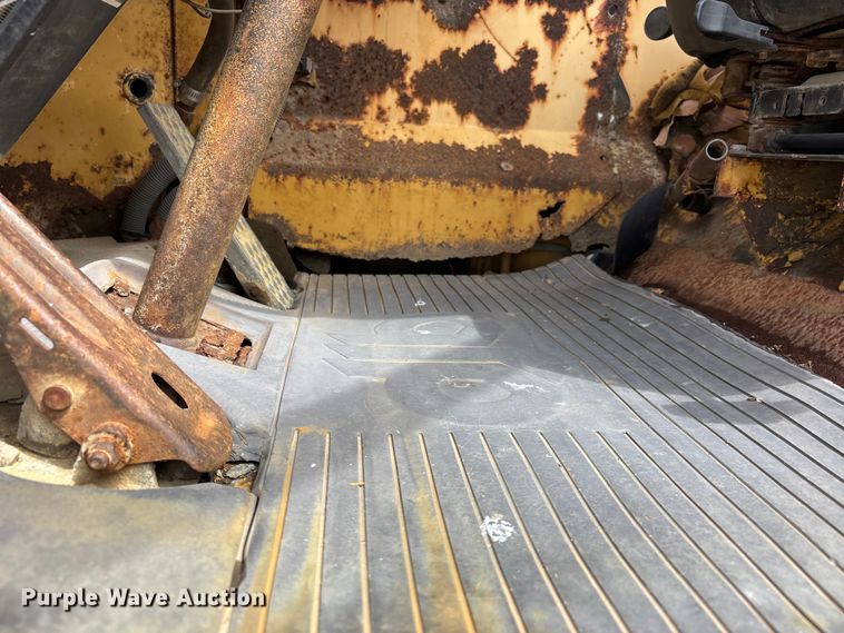 image for item DV4260 Caterpillar water wagon