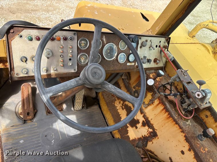 image for item DV4260 Caterpillar water wagon