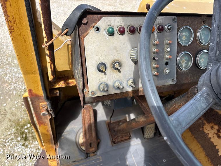 image for item DV4260 Caterpillar water wagon