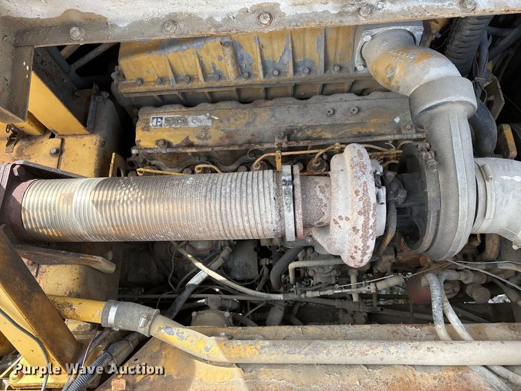 image for item DV4260 Caterpillar water wagon