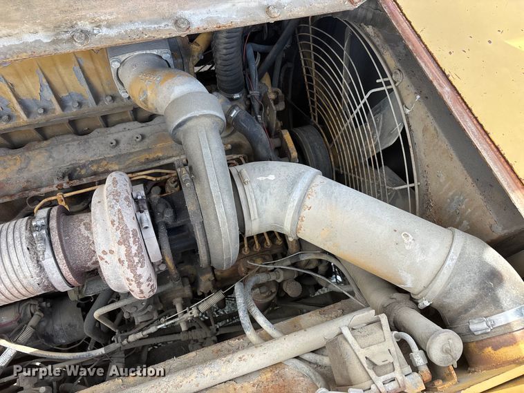 image for item DV4260 Caterpillar water wagon
