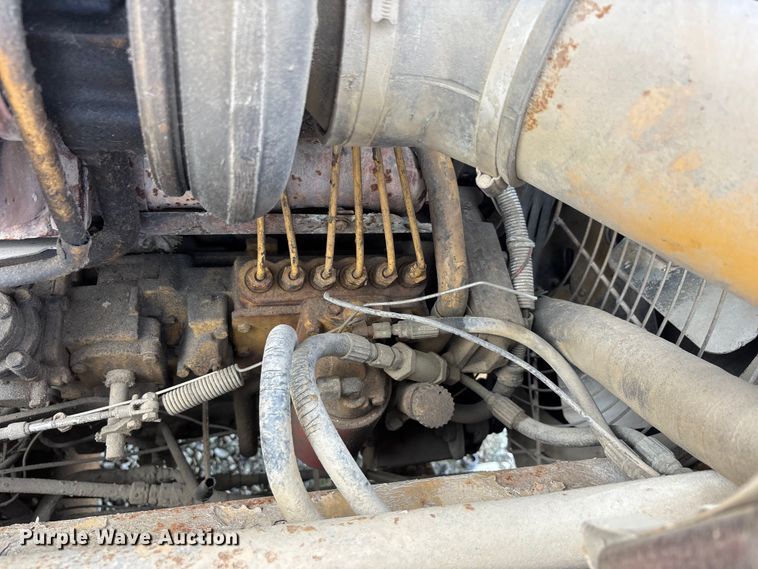 image for item DV4260 Caterpillar water wagon