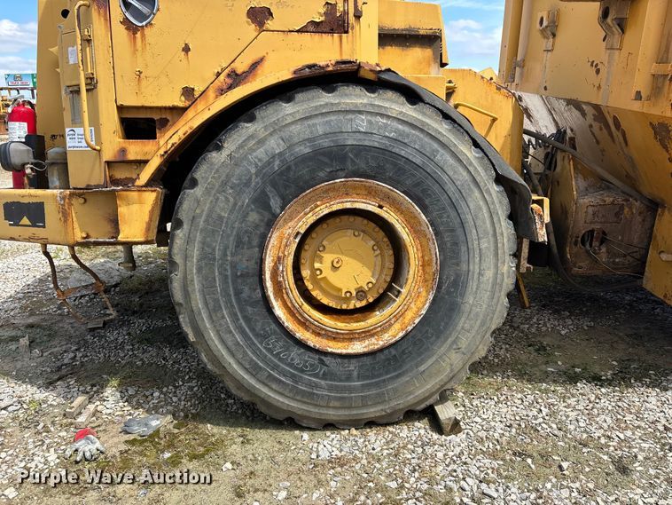 image for item DV4260 Caterpillar water wagon