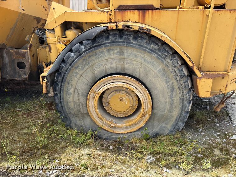 image for item DV4260 Caterpillar water wagon