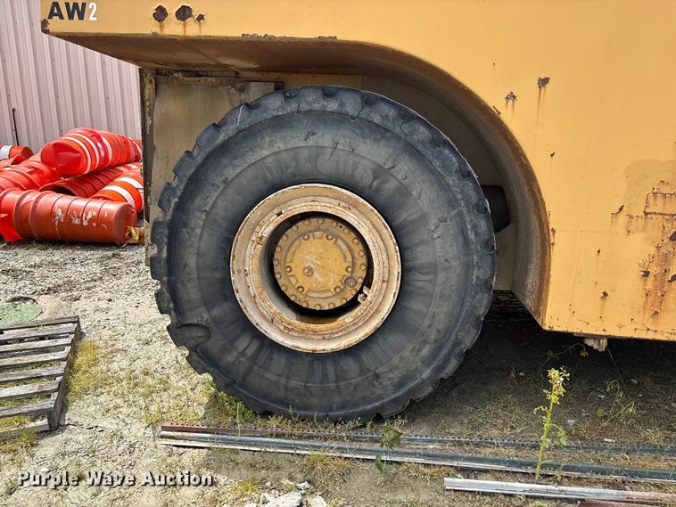 image for item DV4260 Caterpillar water wagon