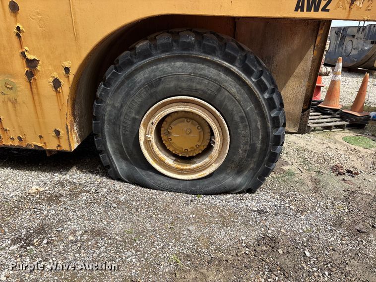 image for item DV4260 Caterpillar water wagon