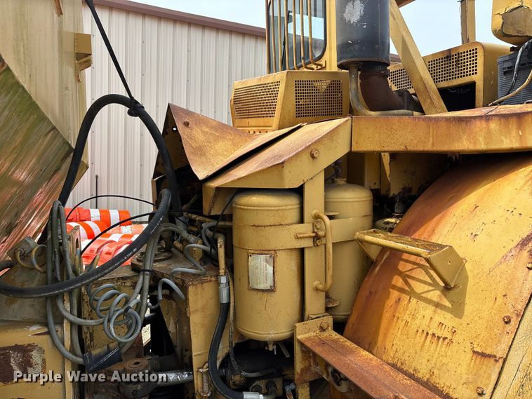 image for item DV4261 Caterpillar water wagon