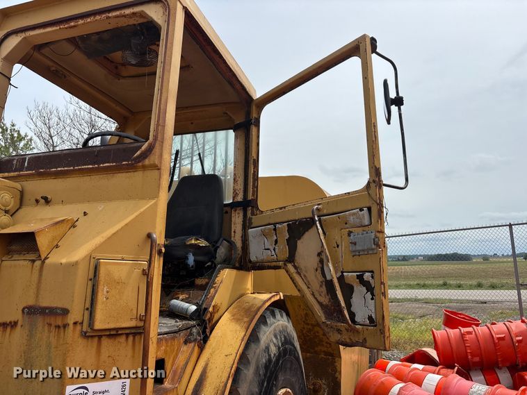 image for item DV4261 Caterpillar water wagon