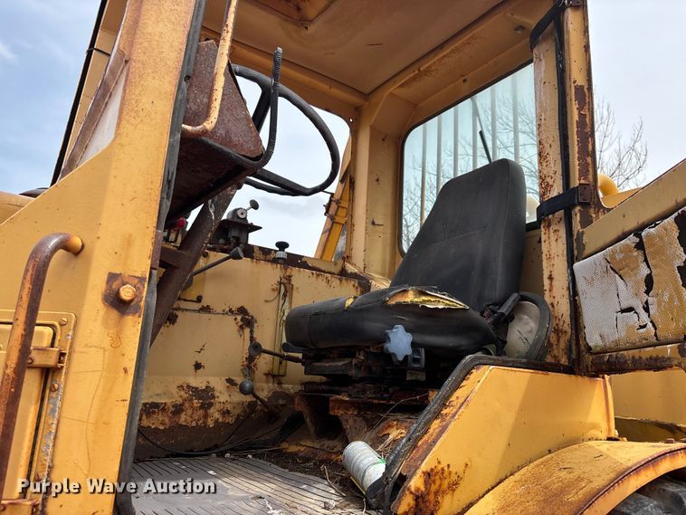 image for item DV4261 Caterpillar water wagon