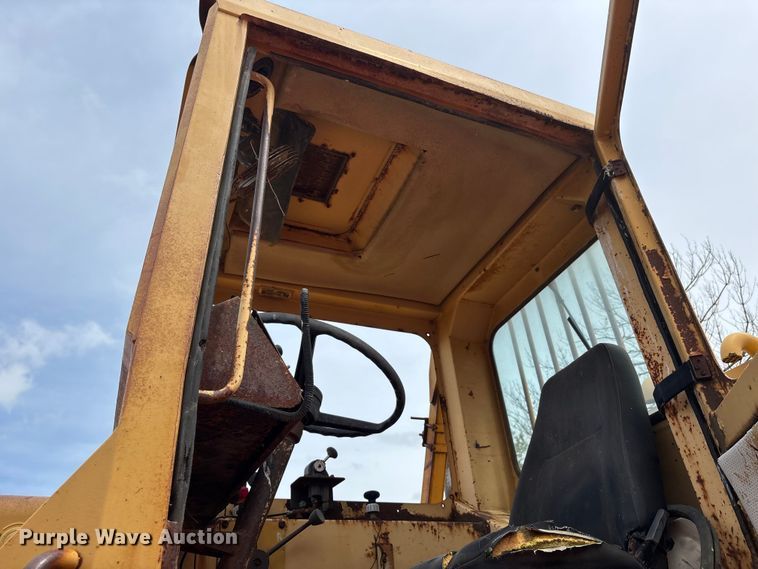 image for item DV4261 Caterpillar water wagon