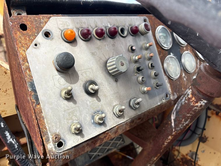 image for item DV4261 Caterpillar water wagon